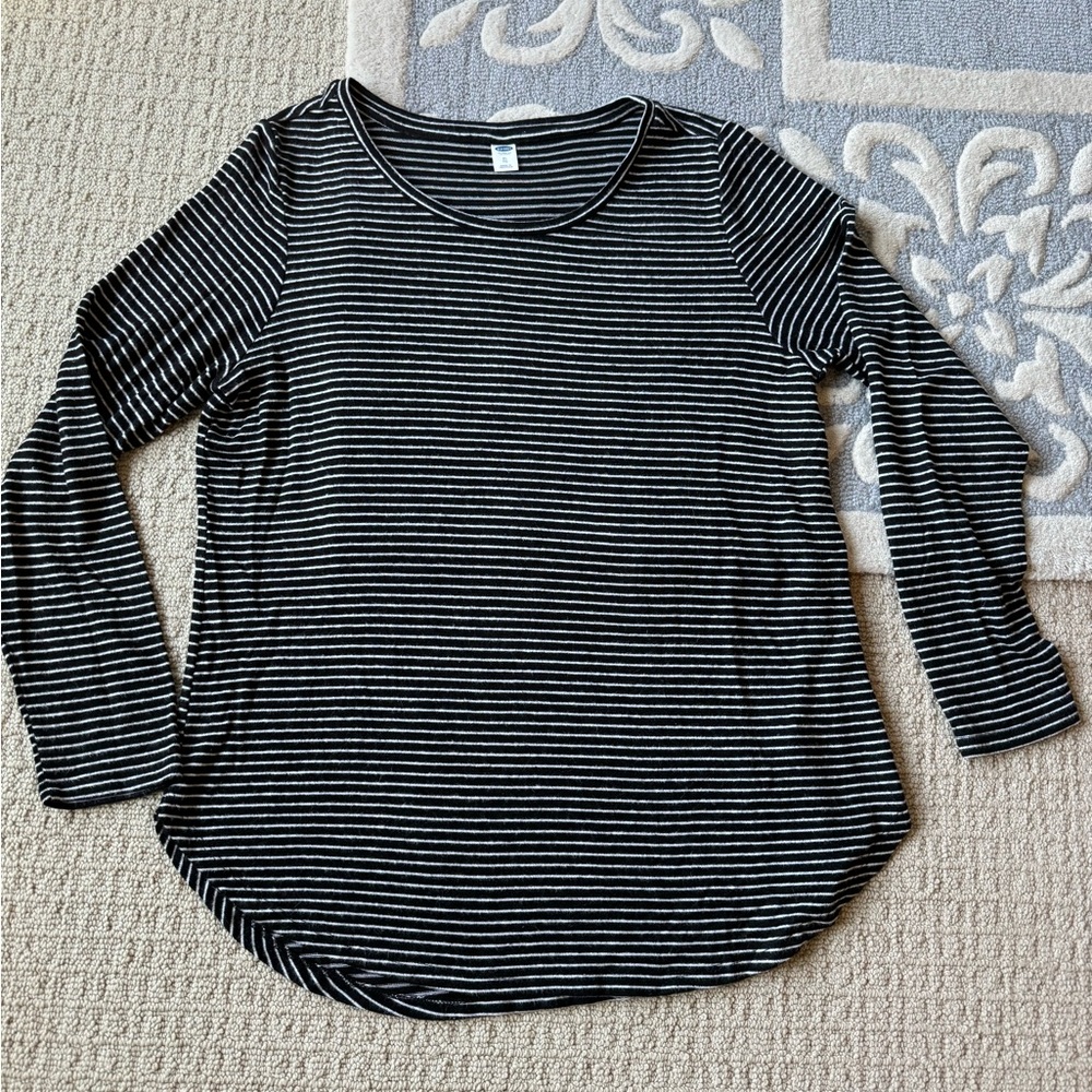 Old Navy black top